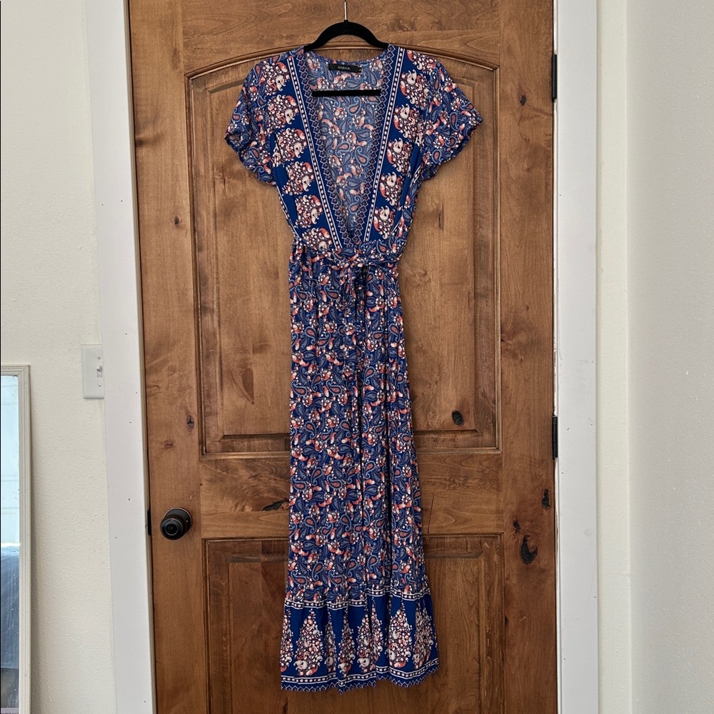 {Zesica} Maxi Wrap Blue Paisley Floral Short Sleeve Dress